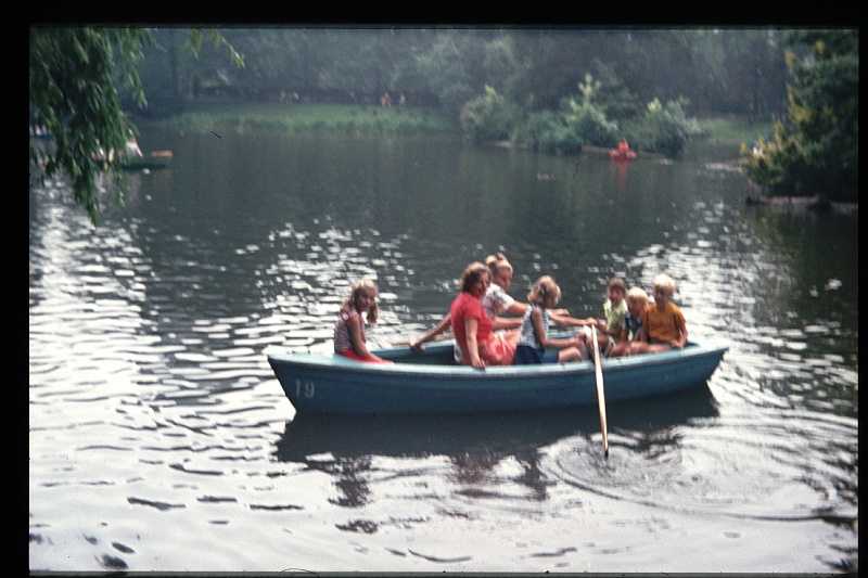 12.Frankfurt jul 1972 Mama,Traude,Brigitte,Marion,Peter,Britt.JPG